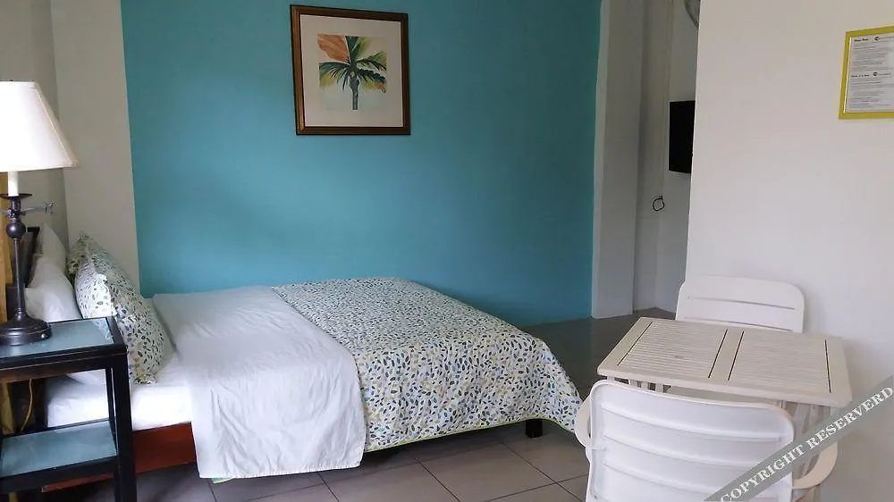 Solar Villa Oranjestad 2*,